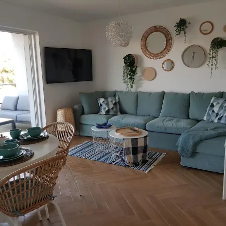 Hampton House Apartment