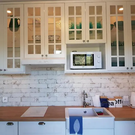 Hampton House Apartment *