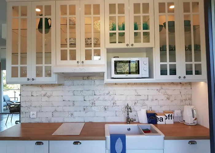 Hampton House Apartment *