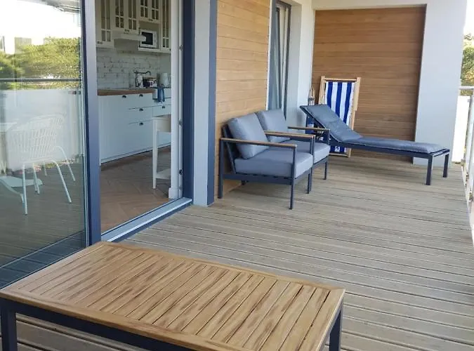 Hampton House Apartment