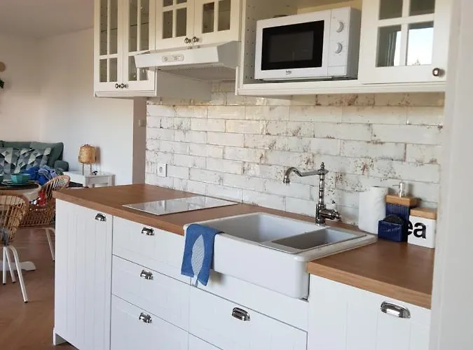 Hampton House Apartment *